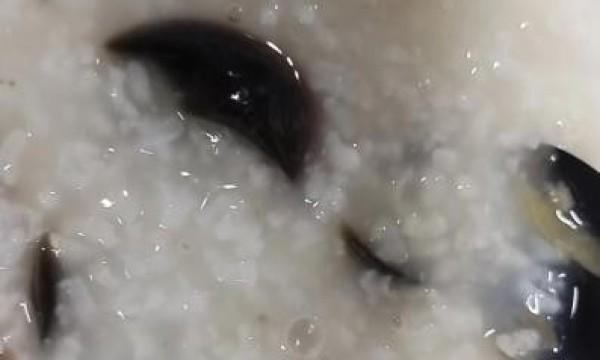 泰安的一份青菜汤好多只虫子”在青岛再次上演，还是同样的店名“潮粤客”